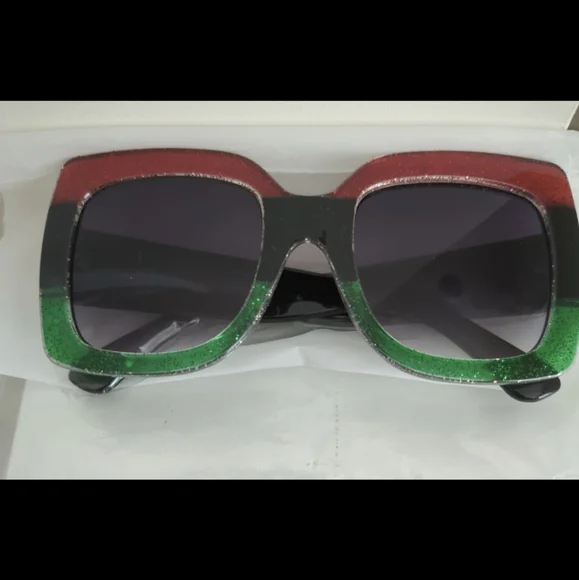 Sunglasses Jamaica Me Crazy Dazzling Design - Picture 1 of 4
